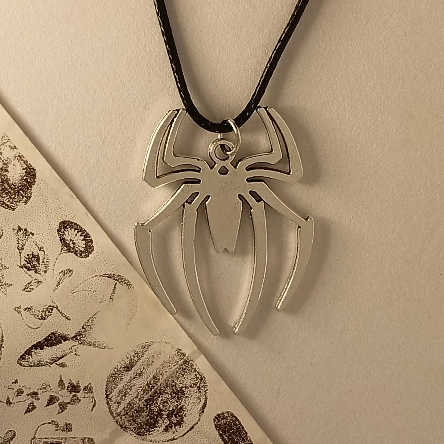 Collar de araña // acero inoxidable // 🕷