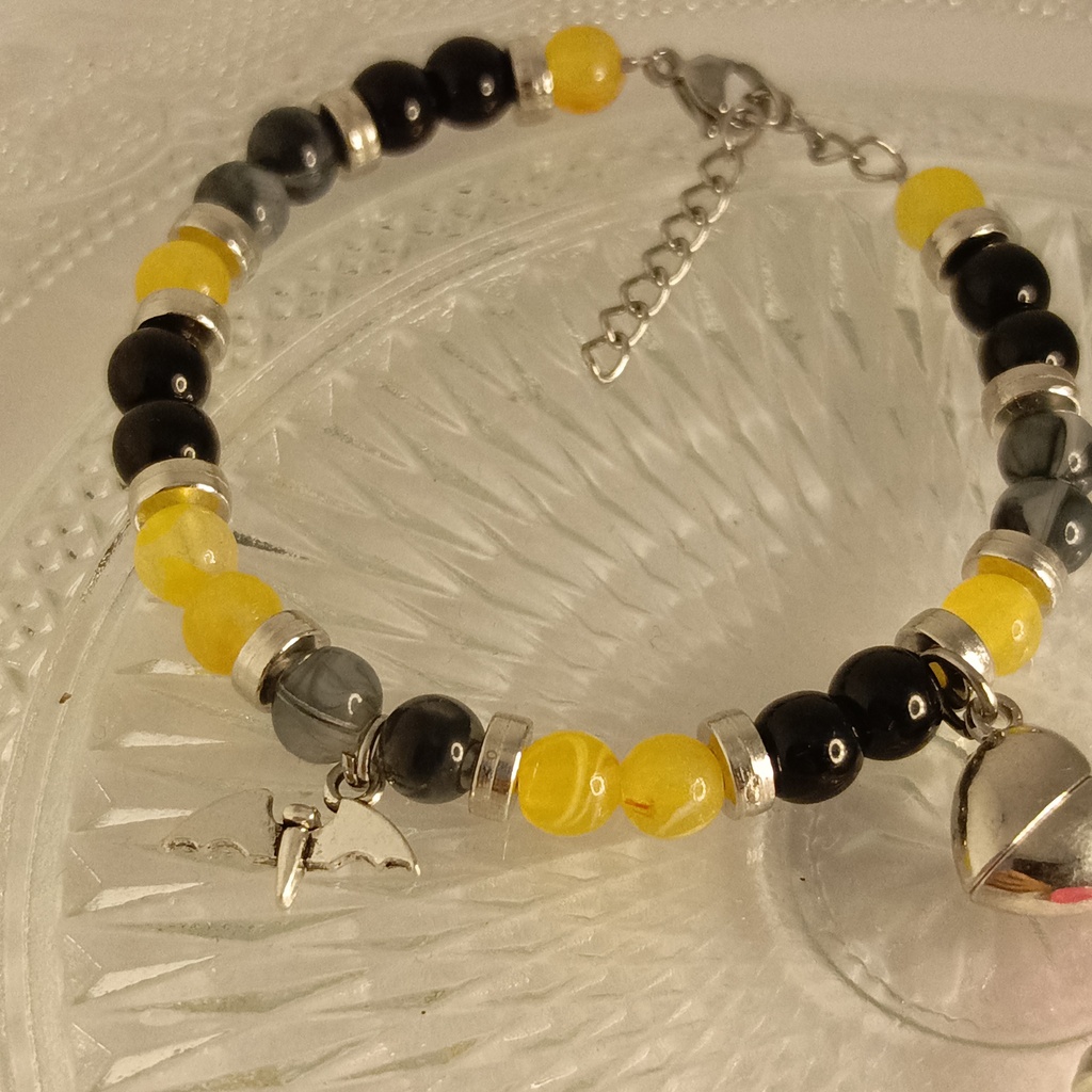 Dúo manillas // Hello kitty x Batman // perlas //