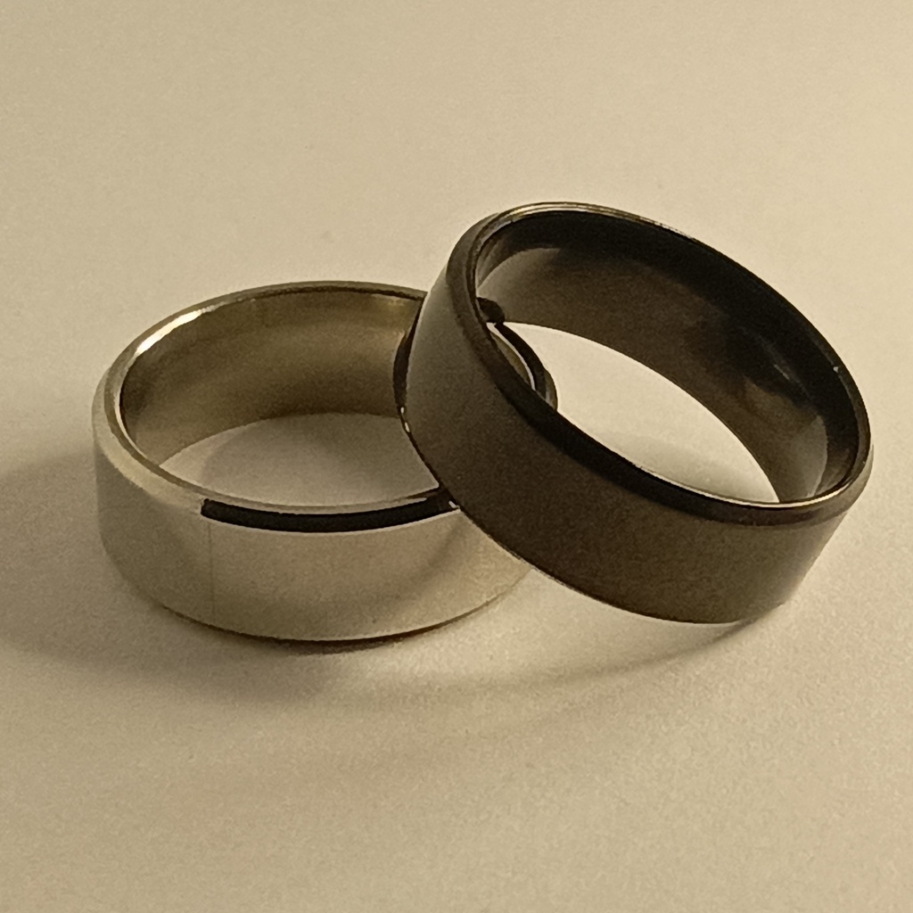 Anillo Basico - acero inoxidable // color negro y plateado // 
